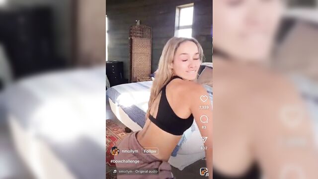 Hot twerk sexy dance with a stunning girl