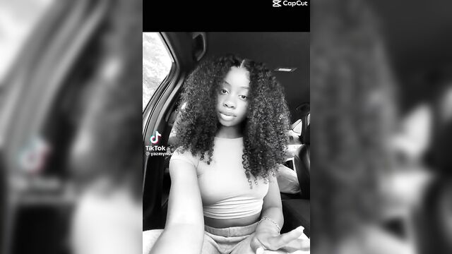 Tiktok's sexiest girl yazmynswrld gets naked and masturbates
