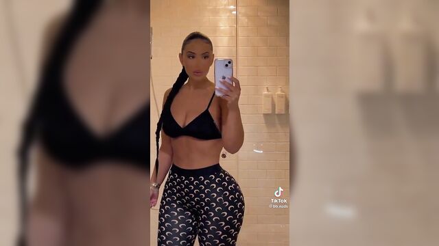 A small dick is not enough to satisfy this bb nads star