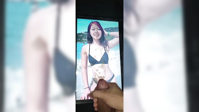 Emily from extraemily receives a cum tribute after her stream