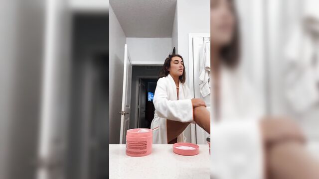 Random nips live stream with ebony bbw and nipple hanging action