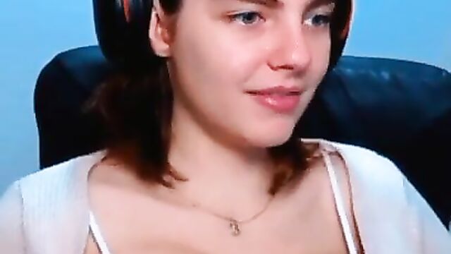 Tяiz paying for titjob in live stream 😈 she's doing so badly!