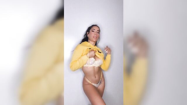 Majelita vazquez in la profe 69, a steamy scene you won't want to miss!