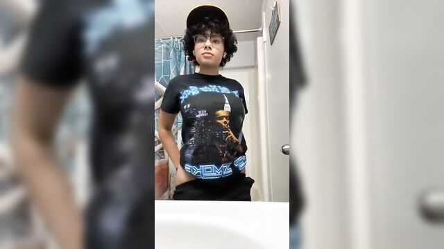 I show off my body play and take that dick no problem just let me 69 watch