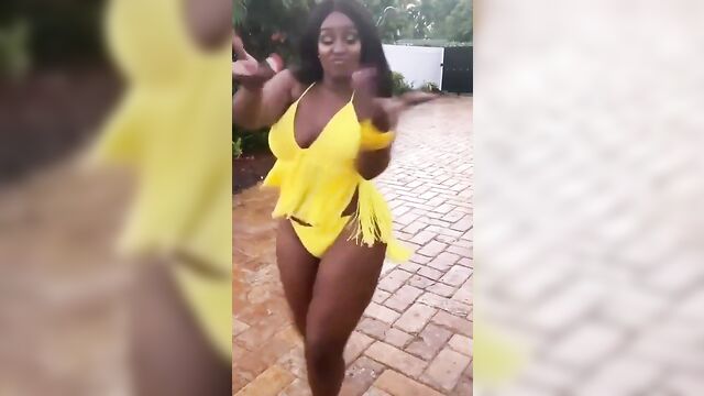 Afro-latina model amara la negra's twerking video