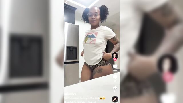 Butt plug action with a thick ass individual