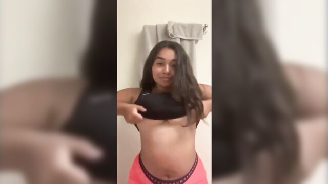A rare teen slut gets her snatch wet and leaks it