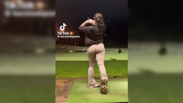 Fit pawg shows her ass in a tiktok video while playing golf