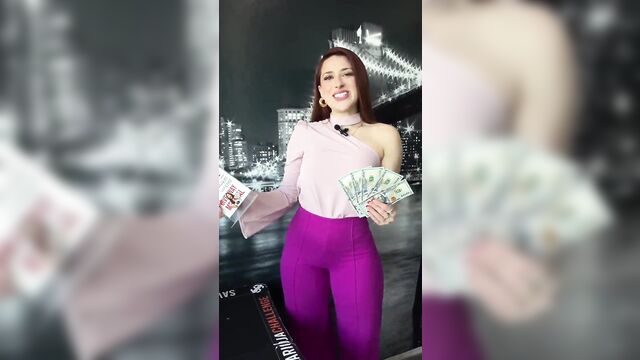 Hot weathergirl norma garcia shows her sexy body at the gym