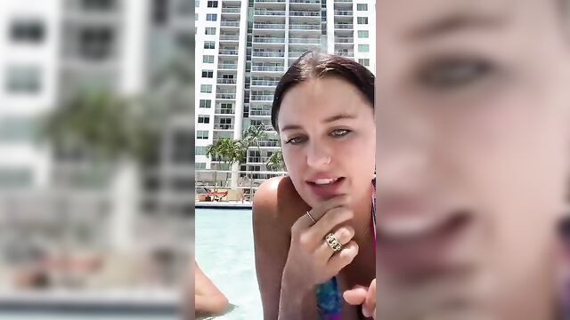 A girl accidentally shows her boobs during a tiktok live stream