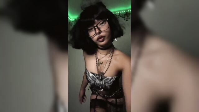Goth girl franjudaaa exposed her big ass on social media