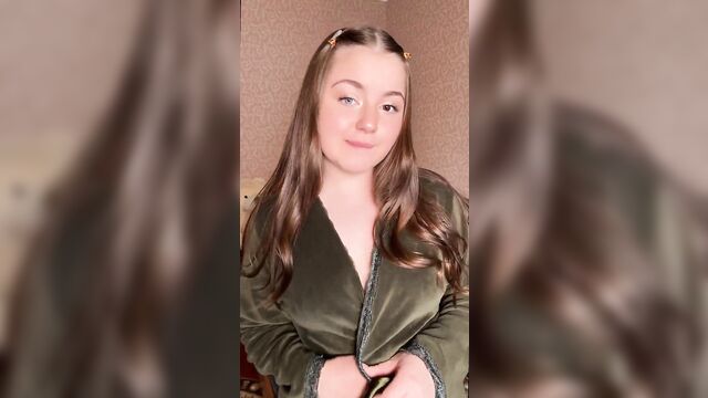 A hot girl's nude leaks became a big hit on social media