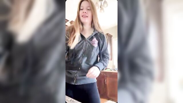 White girl karly plays with her pink fat ass