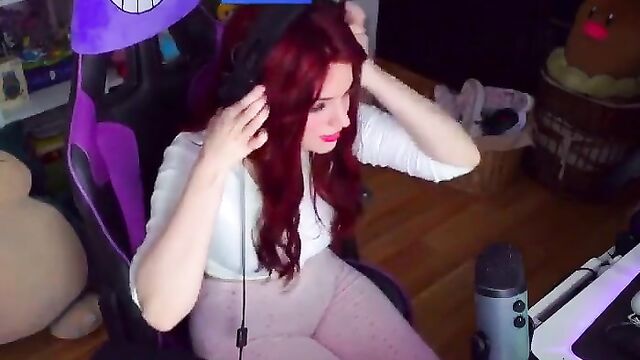 I'm zeling and this is my first nude stream on twitch!