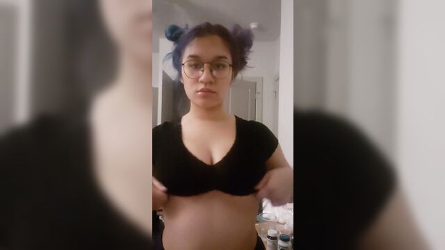 Marymanlet's big tits and round ass leaked online