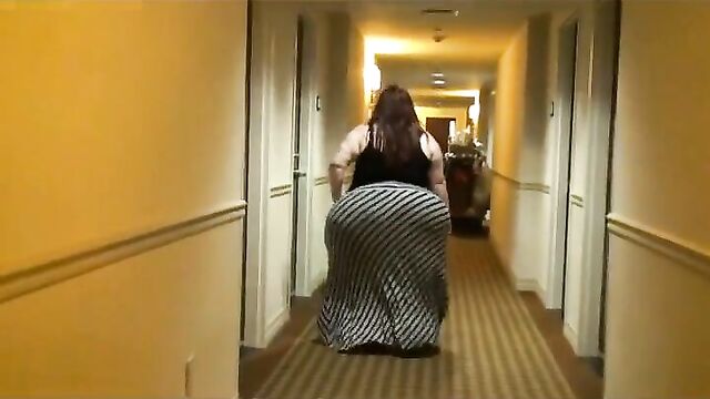 Ssbbw shaking big fat ass during a hot dance