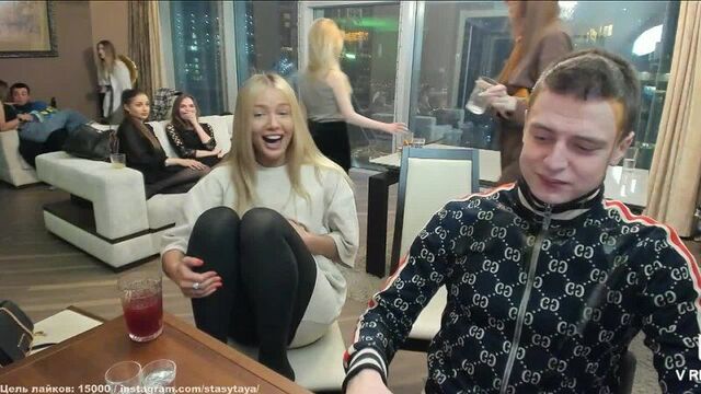 Мелстрой - баба облила виски с колой 