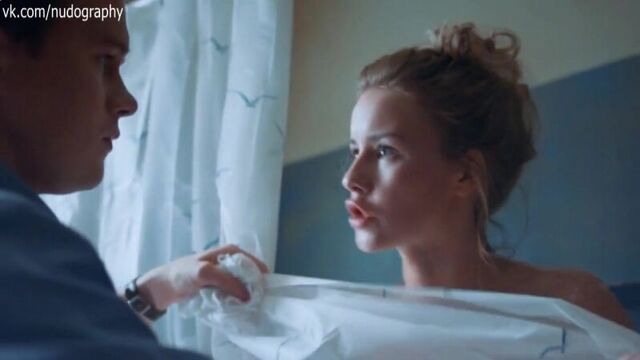 Ирина старшенбаум голая в сериале "крыша мира" (2016)