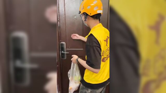 An asian girl humiliates a delivery guy when she’s in underwear