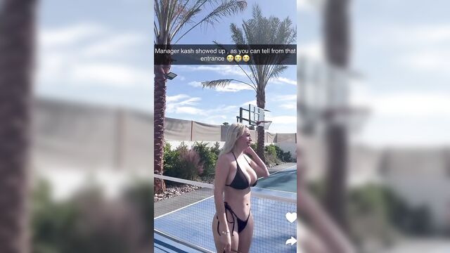 I pay tribute to britney with my cum, hope she sees it