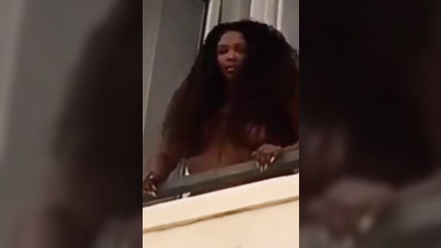 Shaking big ass lizzo in full nudity