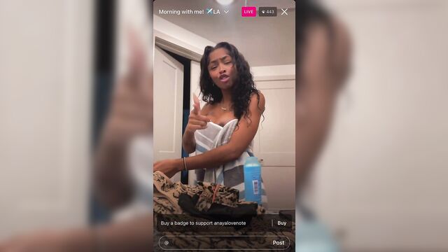 Anayalovenote leaks her nipslip during an instagram live session