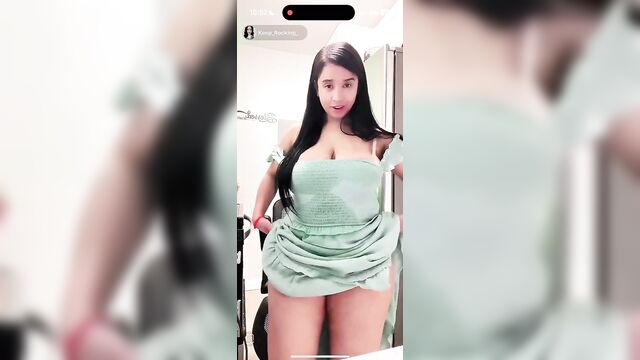 Rockgirl pocahontarock gets you hard with her amazing body