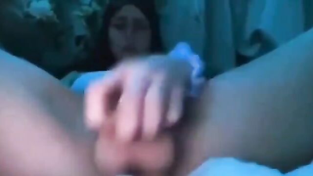 Lonely emo girl can’t help herself, she needs to fuck