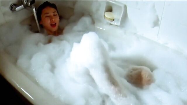 Scandal sex with famous lady ông hồng aka yvonne yung (ewong)