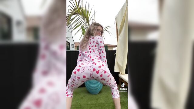 Hot twerk action with a tiktok model