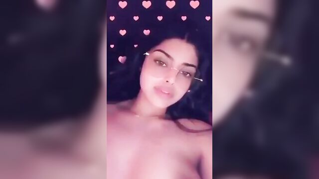 Desi punjabi babe komal hans's sextape and bj clip