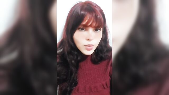 Julia chan is not picking up the phone - uzaki-chan