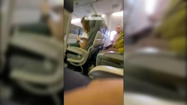 Навальный в самолёте