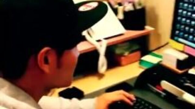 [jk's instagram] 지금은 채팅중^^ (chatting now ^^)