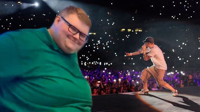 Шок!!! бумыч на подпевке у эминема