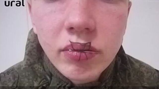 Солдат зашил себе рот
