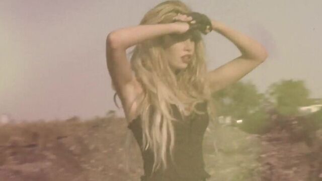 Белла хадид (bella hadid), стелла максвелл (stella maxwell), келли рорбах (kelly rohrbach) - календарь love (2015) - день 14