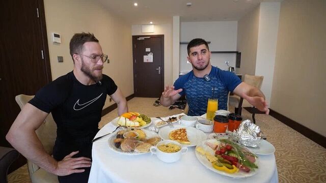 Асхаб тамаев рассказал про ту девушку, которая вышла с ним из машины до драки в махачкале.