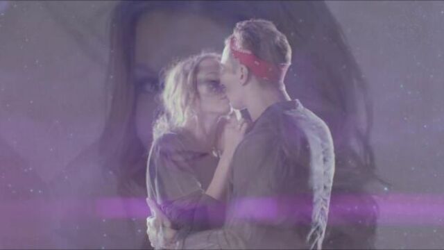 Премьера. юлианна караулова - внеорбитные (премьера клипа.юлиана караулова - миллионы глаз смотрят на нас)