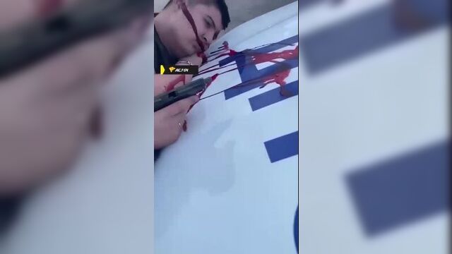 Сотрудник выстрелили человеку в висок