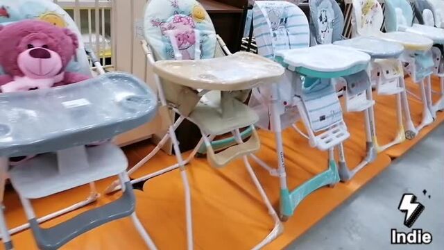 Детские стульчики в магазине малютка 74