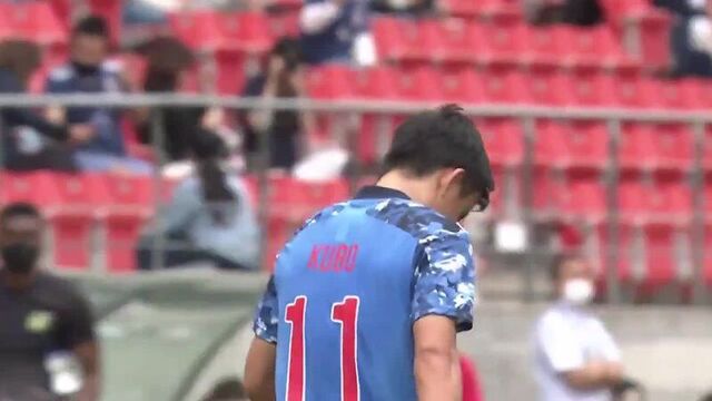 Такефуса кубо попал сразу четырем игрокам между ног перед забитым голом за японию!