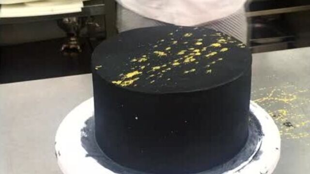 Торт «черный лес» с крем-чизом. магазин «синьор антонио петти волгоград»