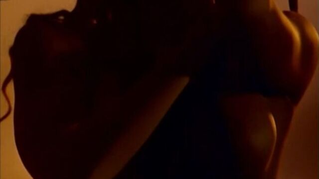 Uncredited nude - the temptress (us 1995)