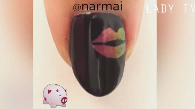 Маникюр. радужный поцелуй