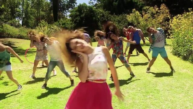 Hoy somos más — мартина штоссель мерседес ламбре лодовика комельо канделария молфесе альба рико хорхе бланко факундо