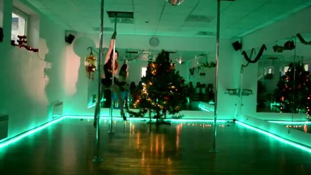 Молодая лесбиянка уболтала на секс красивую женщину - prostoporno