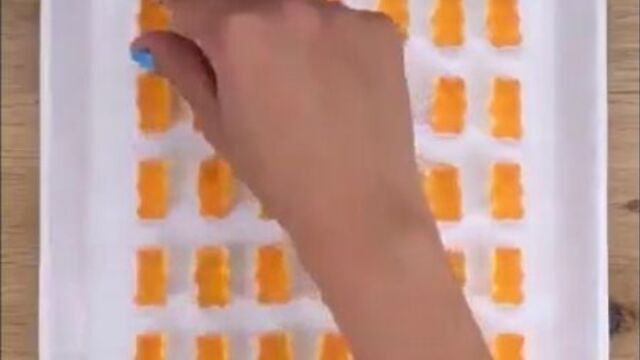 Желейные мишки.