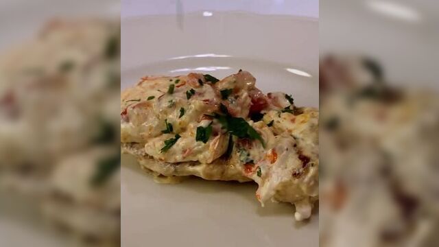 Паста из тиктока оказалась шикарным соусом для курицы.