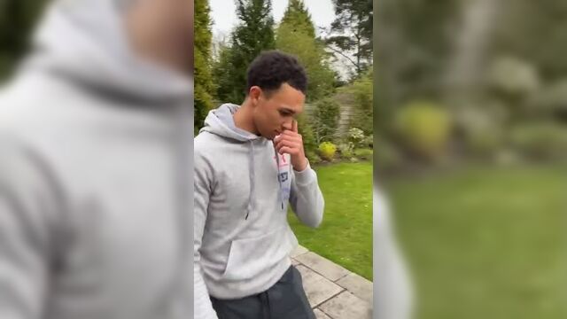 Трент александер-арнольд на карантине